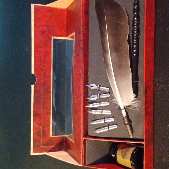 Authentic Models Feather Pen Set - Picture 2 of 6